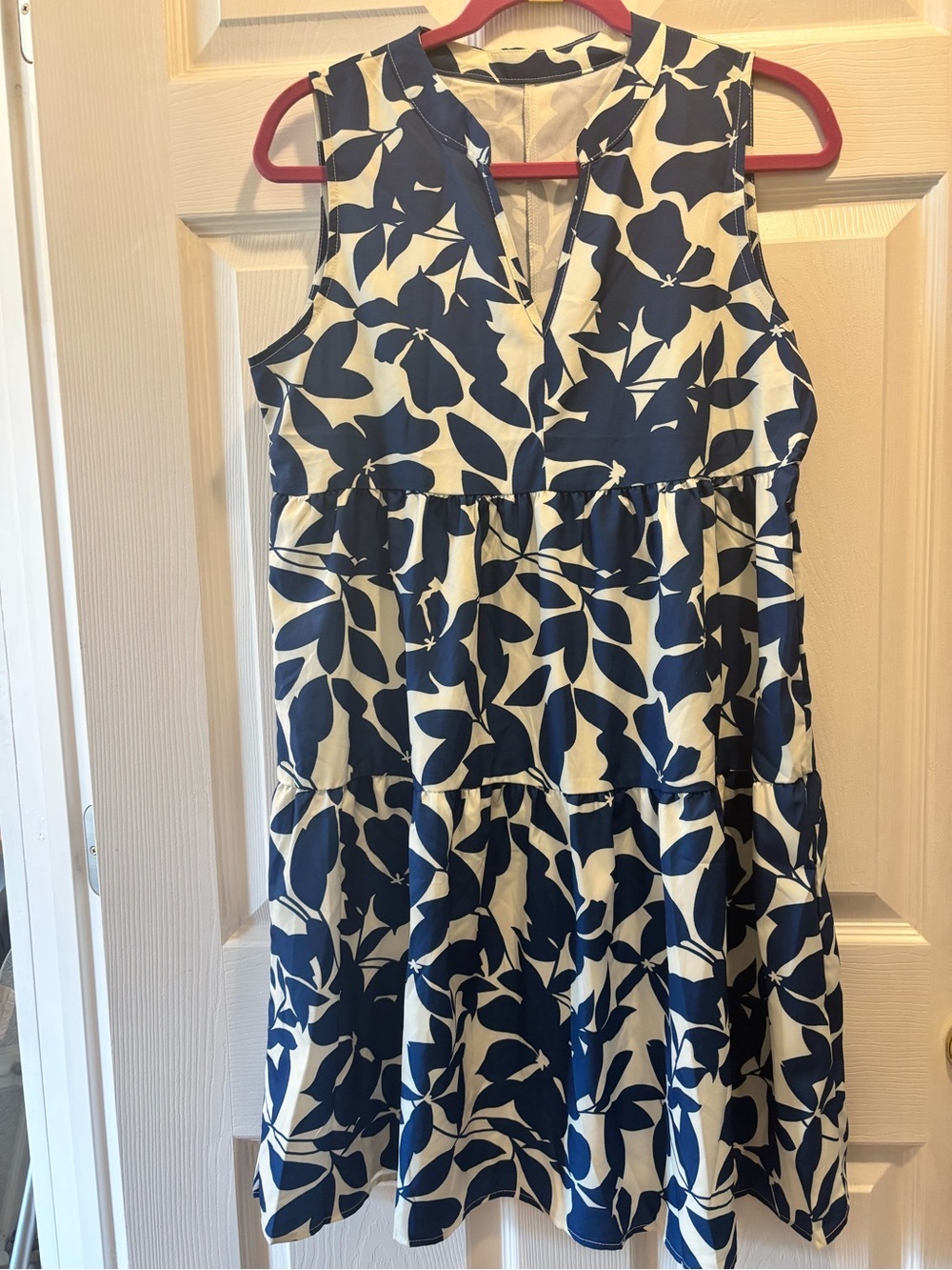 SHEIN Blue White Floral Tiered Shift Dress Sleeveless V-Neck Size Medium